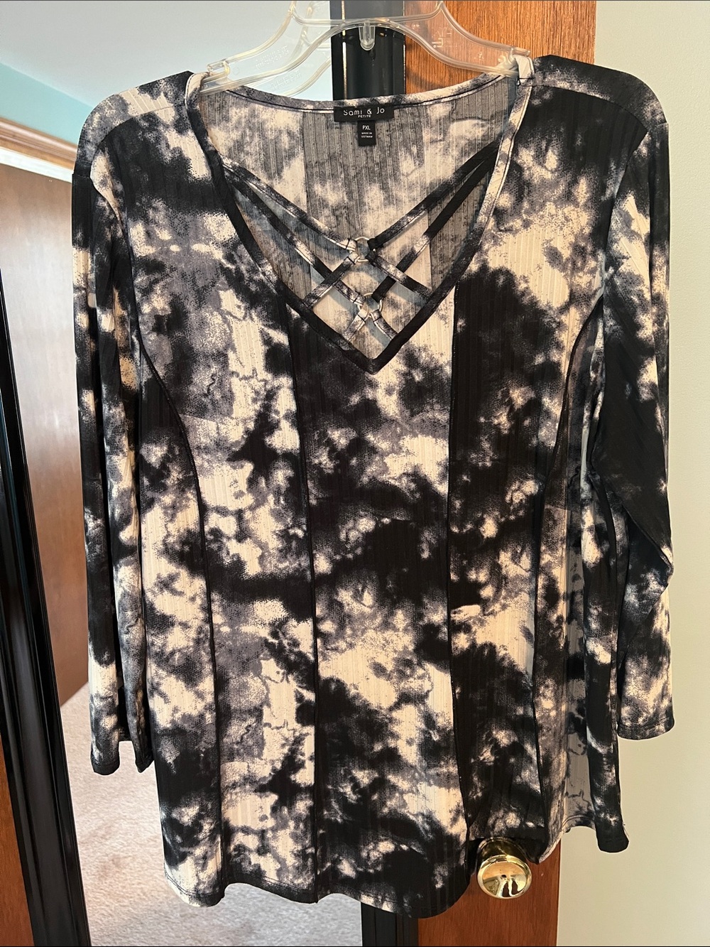 Sami & Jo Black & White Tie-Dye Crisscross V-Neck Top size Petite XL